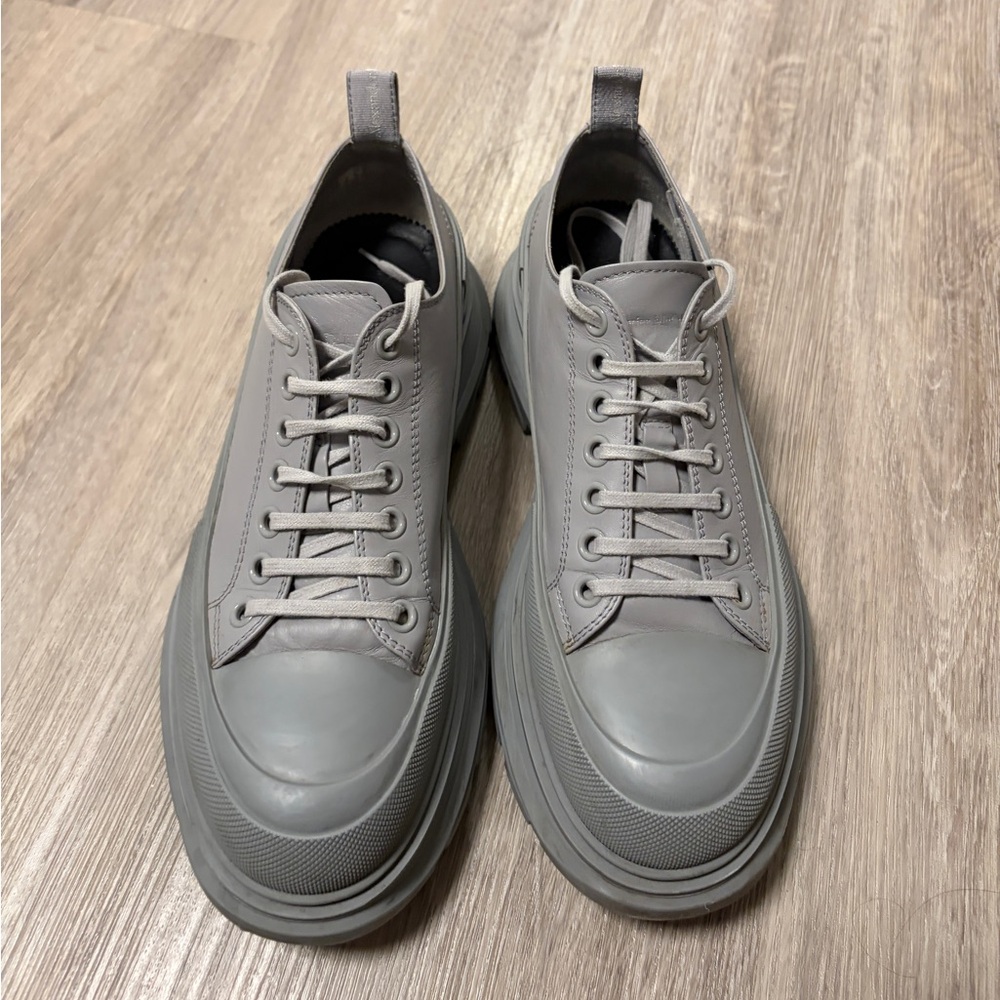 Alexander McQueen Tread Slick Low Top Sneaker - Picture 2 of 7